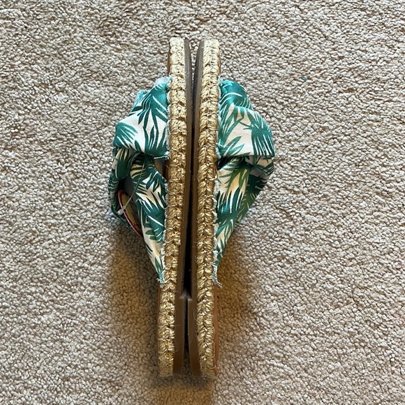 JELLYPOP Tropical Palm Leaf Green & White Slip On Sandals size 6.5 Beach/Summer - Picture 4 of 9